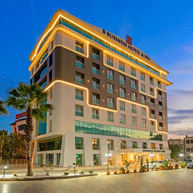 B Business Hotel & Spa - Antalya Flughafentransfer