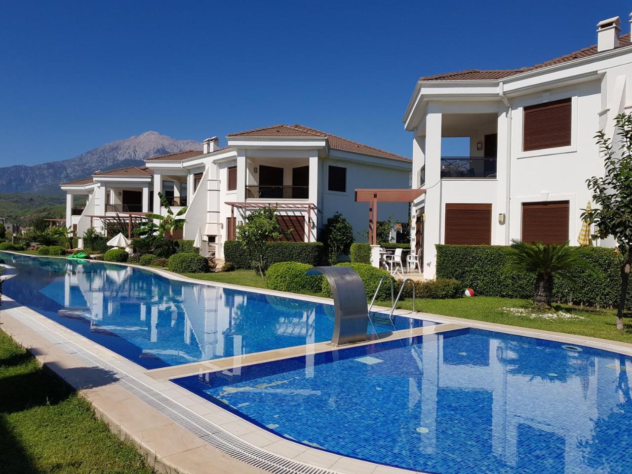 Cristal Villalar - Antalya Flyplasstransport